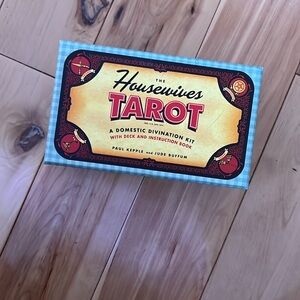 RARE Housewife tarot deck guidebook included